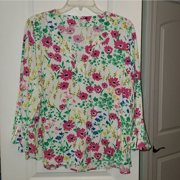 Crown & Ivy Vibrant Floral Spring Ruffle Sleeve Blouse - Picture 4 of 12